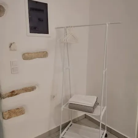 Finiko's Castle * Parikia (Paros)